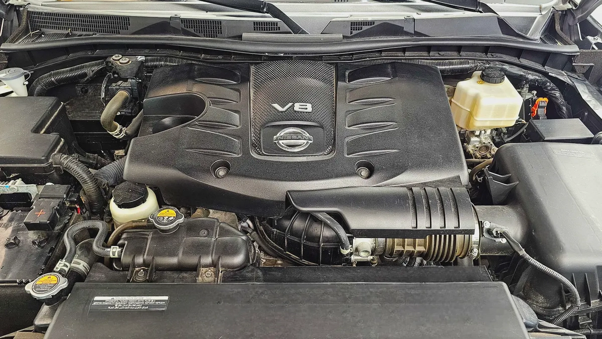 NISSAN - PATROL - LE PLATINUM - V 8 - 2024 MODEL - GCC SPECS - 18000KM - GREY COLOR-12-12