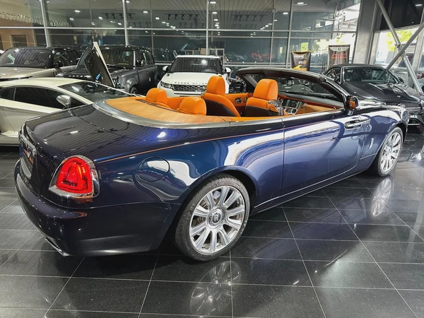 ROLLS-ROYCE DAWN PERFECT COMBINATION COLOR GCC PPF 10-YEAR WARRANTY FULL SERVICE HISTORY NO ACCIDENT
