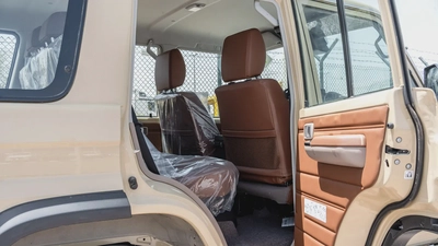 2026 Toyota Land Cruiser LC76 2.8L AT Diesel (Beige-Brown) Full Option-16