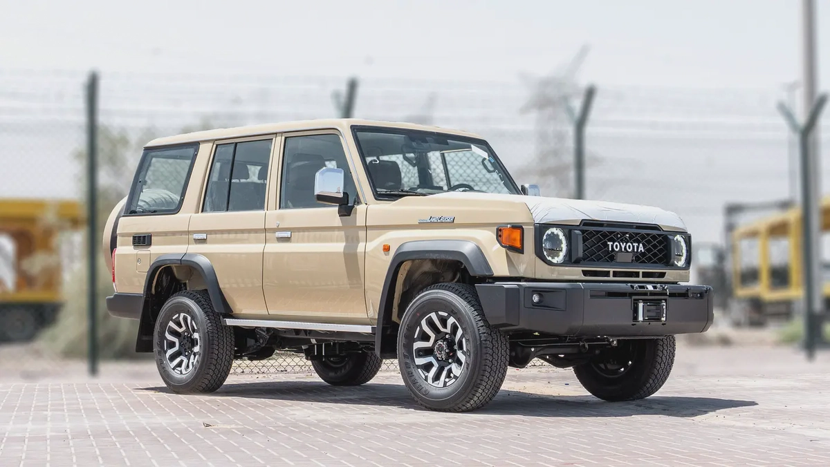 2026 Toyota Land Cruiser LC76 2.8L AT Diesel (Beige-Brown) Full Option