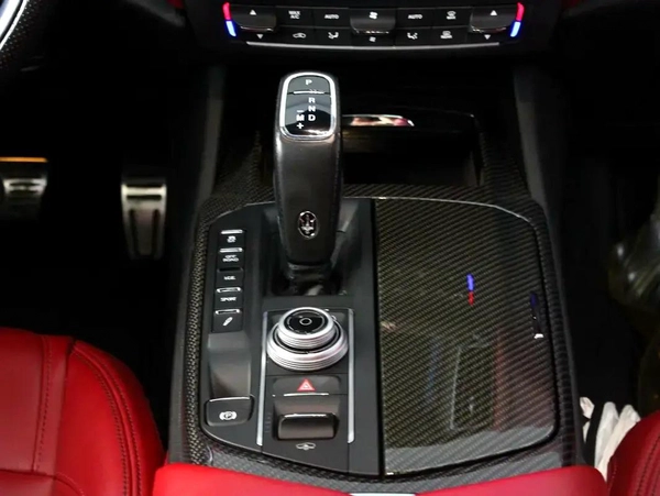 2019 - Maserati Levante SQ4 - GCC