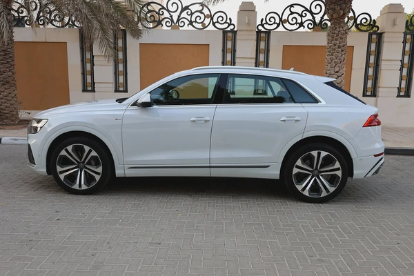 Audi Q8 (55 TFSI Quattro)-2020-72000KM-GCC SPECS