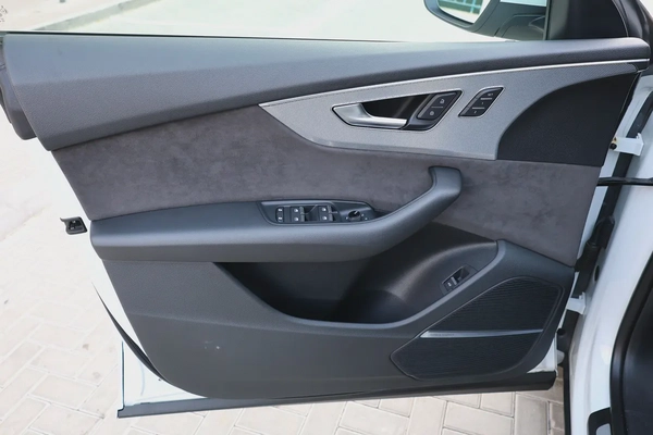 Audi Q8 (55 TFSI Quattro)-2020-72000KM-GCC SPECS