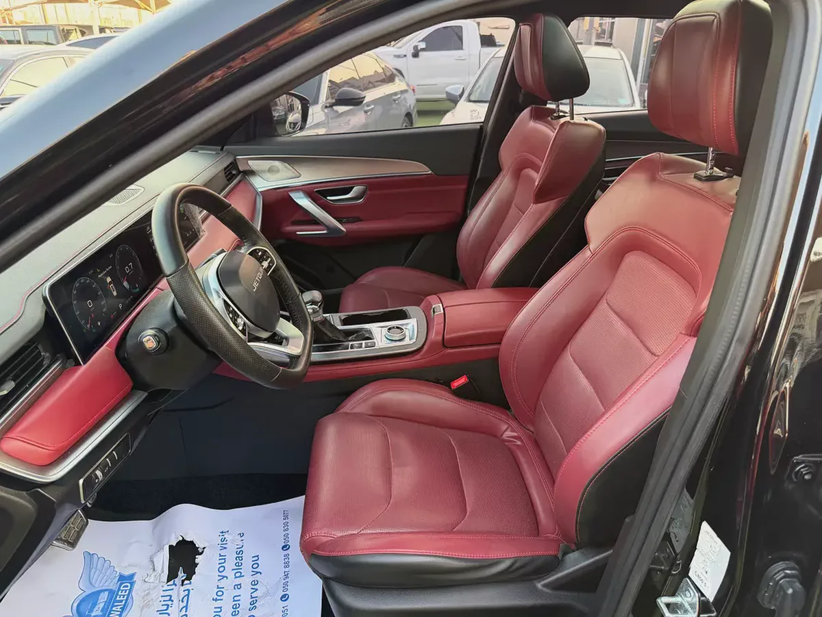JETOUR X70 PLUS—2024–GCC—FREE ACCIDENT—ORIGINAL PAINT—SERVES AGENCY-UNDER WARRANTE-LOW MILAGE-12-12