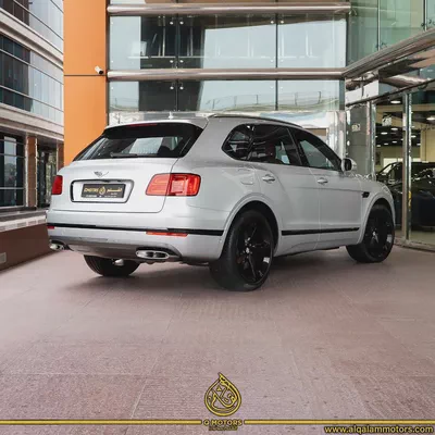 Bentley Bentayga W12  2018 - GCC Specs - Done 64,000KM-1