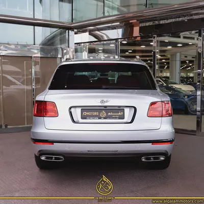 Bentley Bentayga W12  2018 - GCC Specs - Done 64,000KM-2