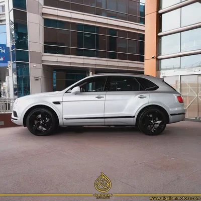 Bentley Bentayga W12  2018 - GCC Specs - Done 64,000KM-4