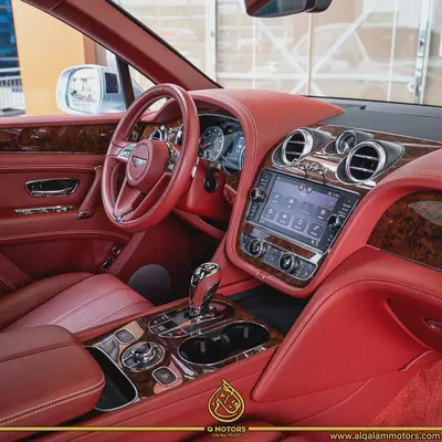 Bentley Bentayga W12  2018 - GCC Specs - Done 64,000KM-5