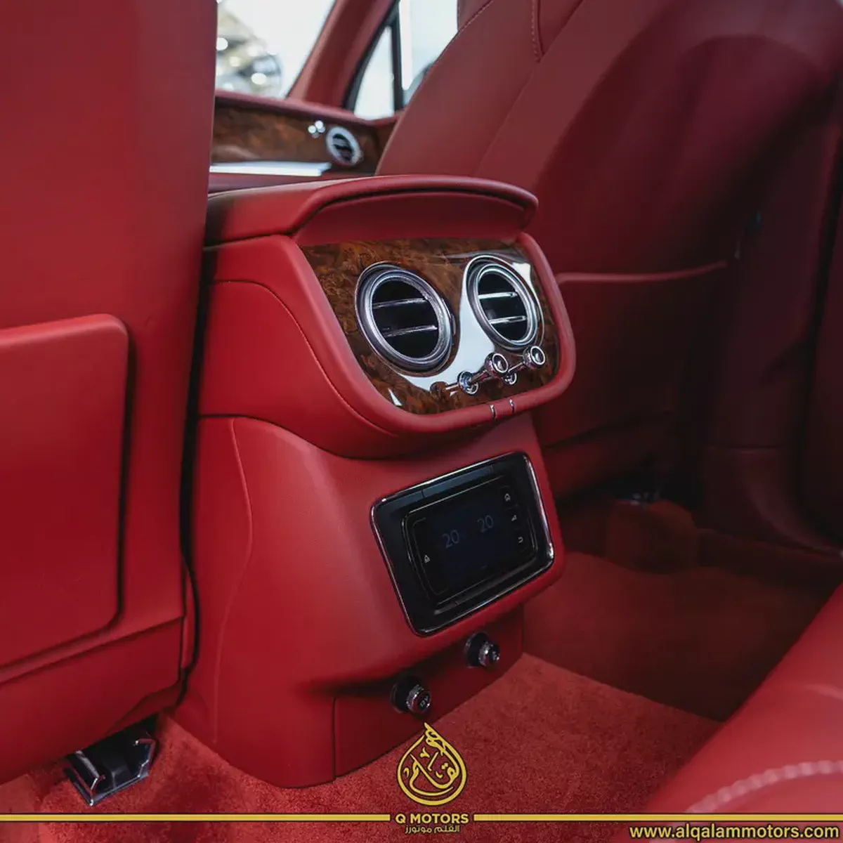Bentley Bentayga W12  2018 - GCC Specs - Done 64,000KM-11-11