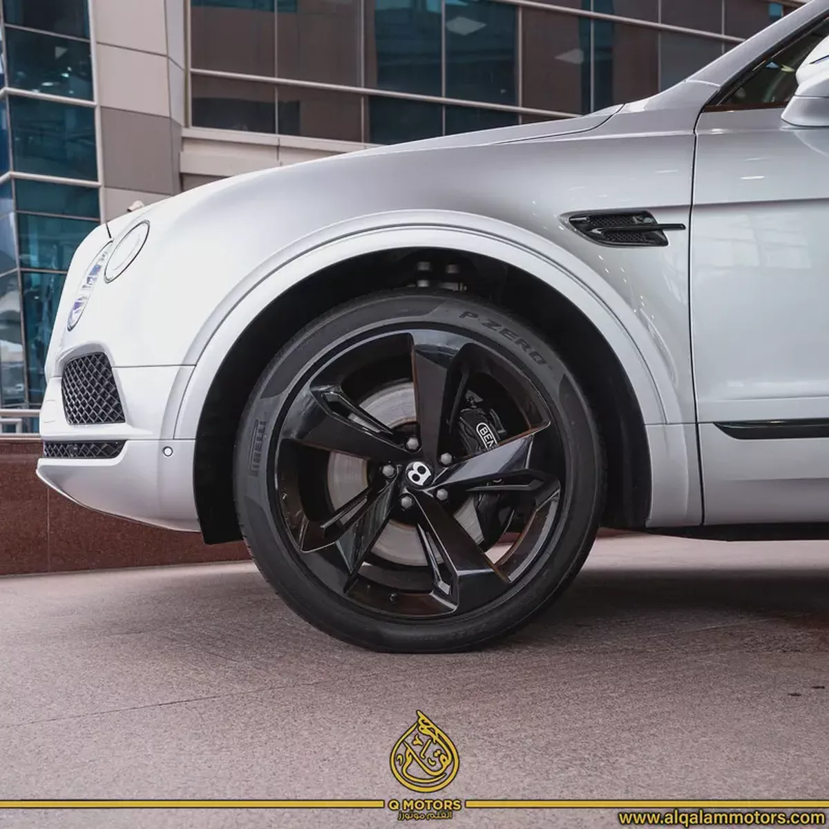 Bentley Bentayga W12  2018 - GCC Specs - Done 64,000KM-12-12
