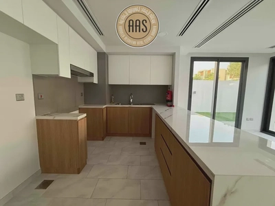 Single Row 4BR Townhouse Villa Available For Rent in Villanova-10