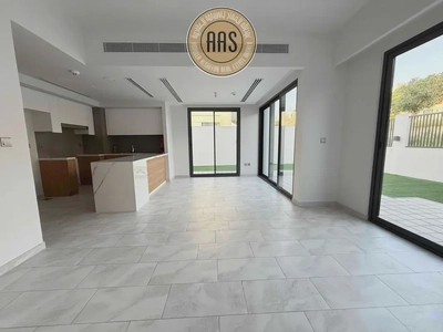 Single Row 4BR Townhouse Villa Available For Rent in Villanova-11