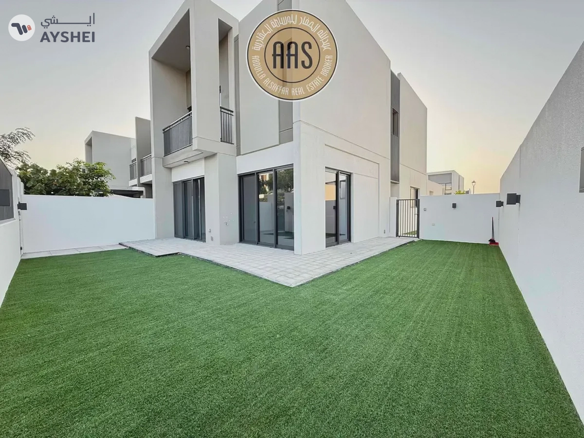Single Row 4BR Townhouse Villa Available For Rent in Villanova-13-13