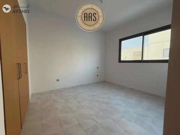 Single Row 4BR Townhouse Villa Available For Rent in Villanova