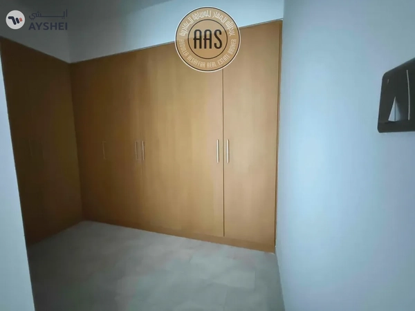 Single Row 4BR Townhouse Villa Available For Rent in Villanova
