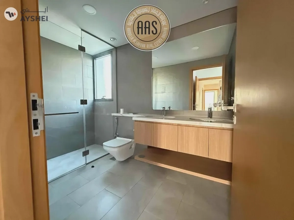 Single Row 4BR Townhouse Villa Available For Rent in Villanova