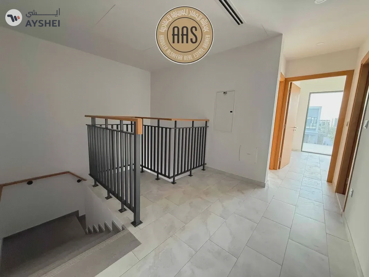 Single Row 4BR Townhouse Villa Available For Rent in Villanova-9-9