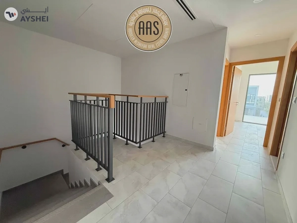 Single Row 4BR Townhouse Villa Available For Rent in Villanova