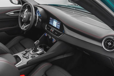 4,527 AED / 60 months | 0% DP | 2025 Alfa Romeo Giulia Tributo Italiano / Agency Warranty-11