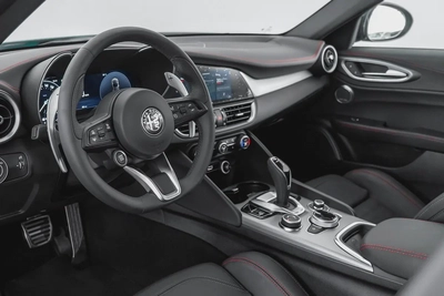 4,527 AED / 60 months | 0% DP | 2025 Alfa Romeo Giulia Tributo Italiano / Agency Warranty-6
