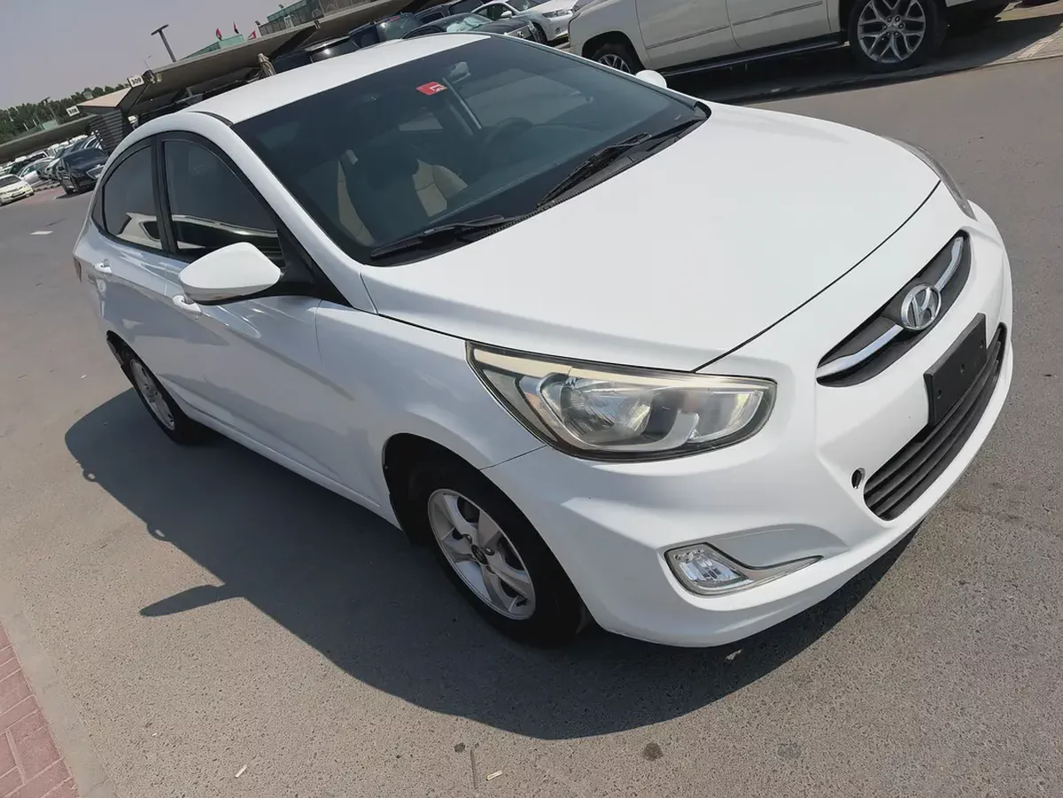 Hyundai Accent GLS 2015 GCC Specs-1-1