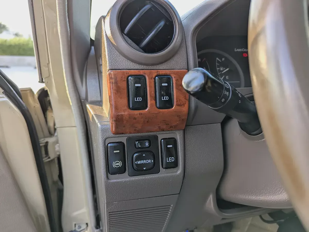 2016 Toyota Land Cruiser 70 Series LC 79 LX - DIESEL - GCC Specs - Ready for Adventure!-10-10