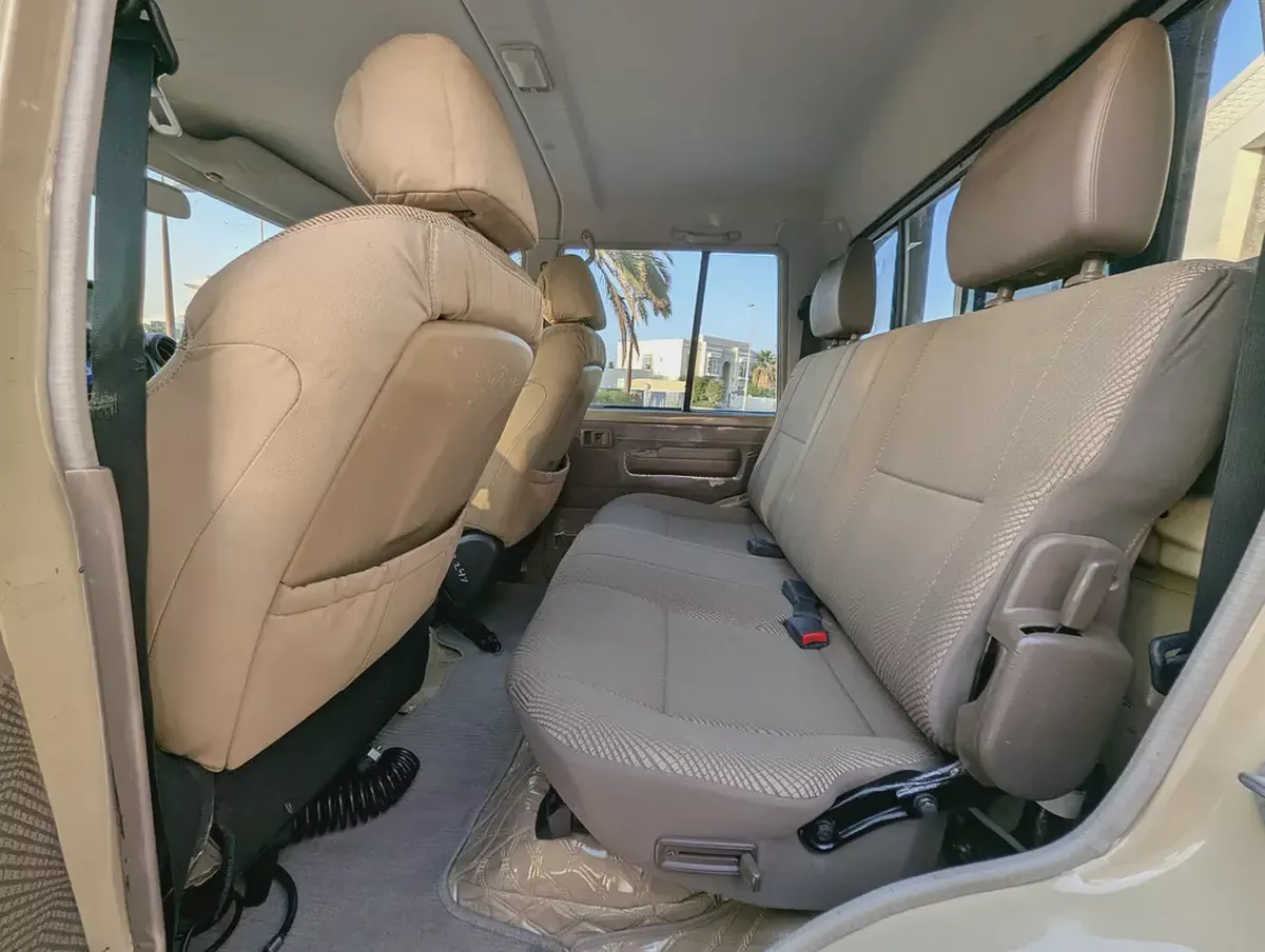 2016 Toyota Land Cruiser 70 Series LC 79 LX - DIESEL - GCC Specs - Ready for Adventure!-13-13