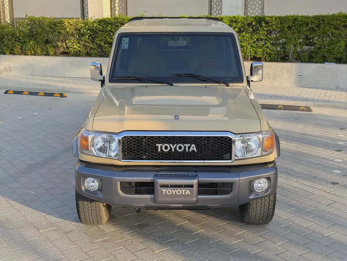 2016 Toyota Land Cruiser 70 Series LC 79 LX - DIESEL - GCC Specs - Ready for Adventure!-19-19