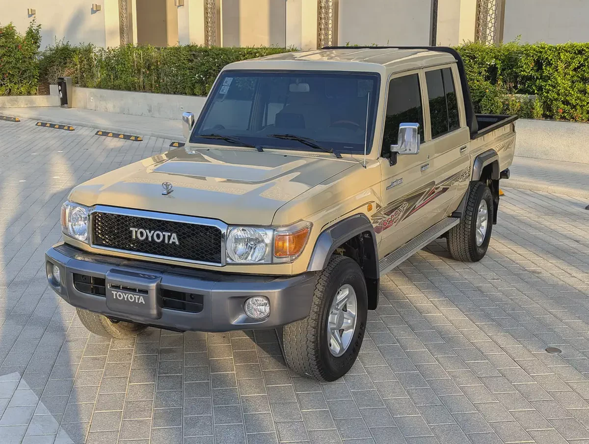 2016 Toyota Land Cruiser 70 Series LC 79 LX - DIESEL - GCC Specs - Ready for Adventure!-1-1