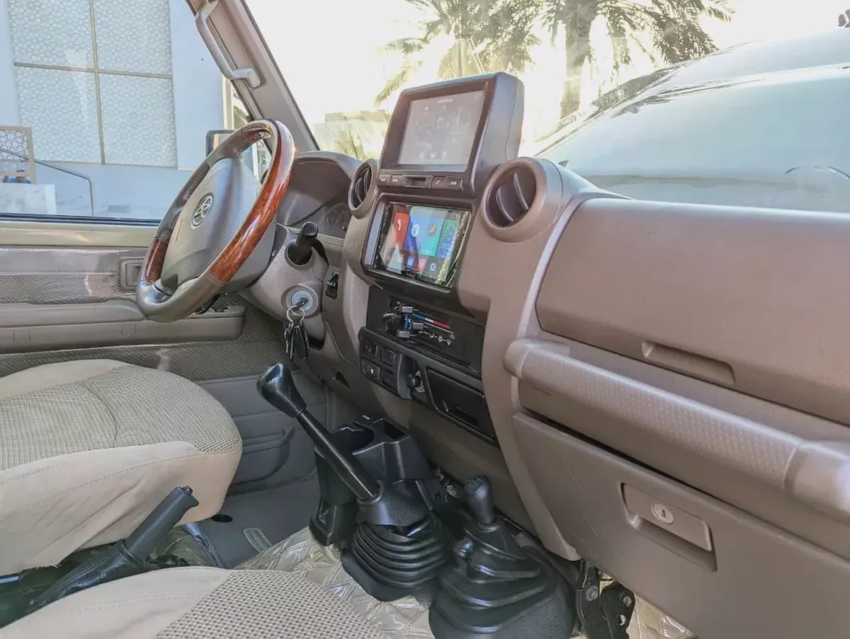 2016 Toyota Land Cruiser 70 Series LC 79 LX - DIESEL - GCC Specs - Ready for Adventure!-5-5