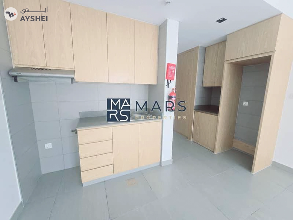 Balcony Studio | Apartment | Open Wide View | Corner Unit-14-14