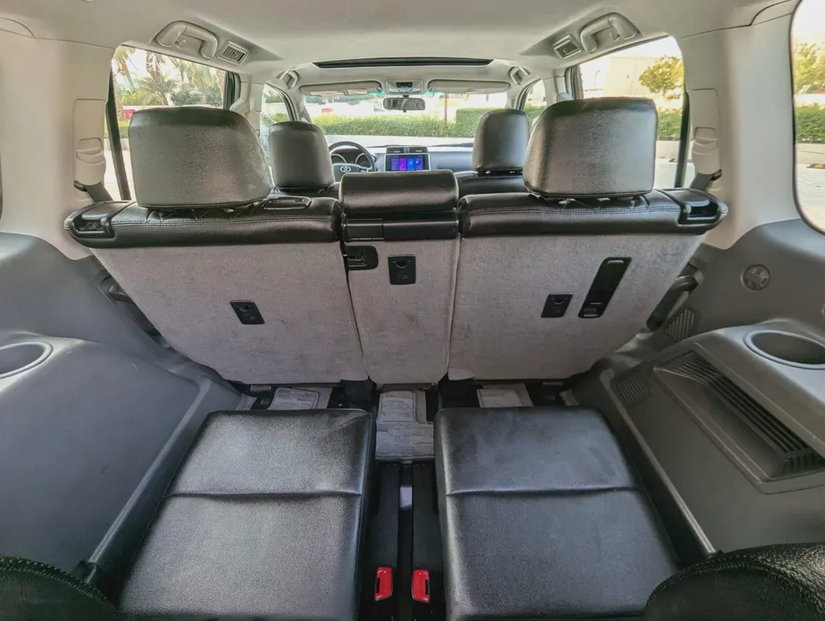 TOYOTA PRADO 2010 FACELIFTED 2023 WITH INTERIOR AND EXTERIOR GCC FULL OPTION IN EXCELLENT CONDITION-10-10