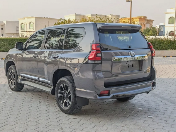 TOYOTA PRADO 2010 FACELIFTED 2023 WITH INTERIOR AND EXTERIOR GCC FULL OPTION IN EXCELLENT CONDITION