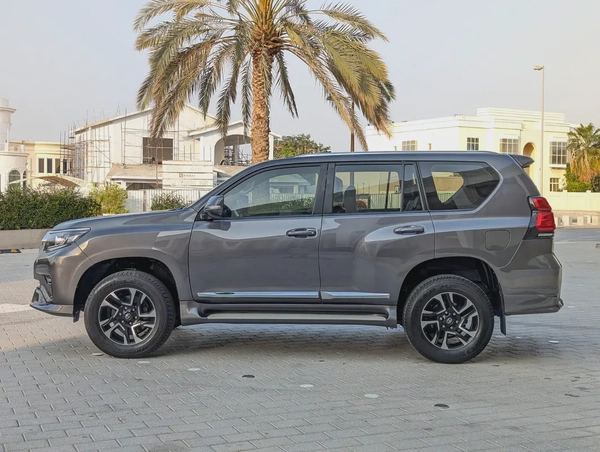 TOYOTA PRADO 2010 FACELIFTED 2023 WITH INTERIOR AND EXTERIOR GCC FULL OPTION IN EXCELLENT CONDITION