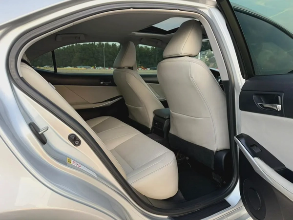 Lexus IS250 - 2014  American specs, in excellent condition, requires no maintenance.