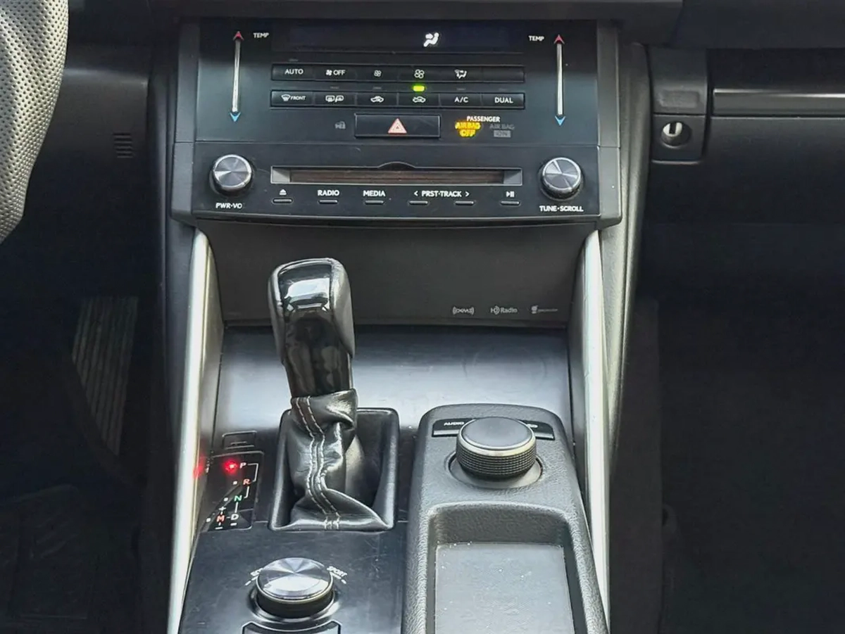 Lexus IS250 - 2014  American specs, in excellent condition, requires no maintenance.-11-11