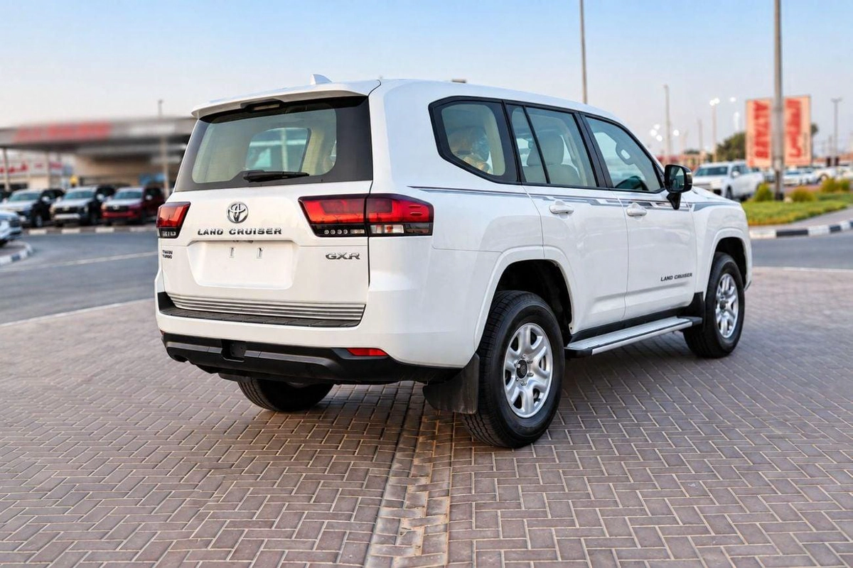 Toyota Land Cruiser GXR LAND CRUISER GXR DIESEL 3.3-17-0