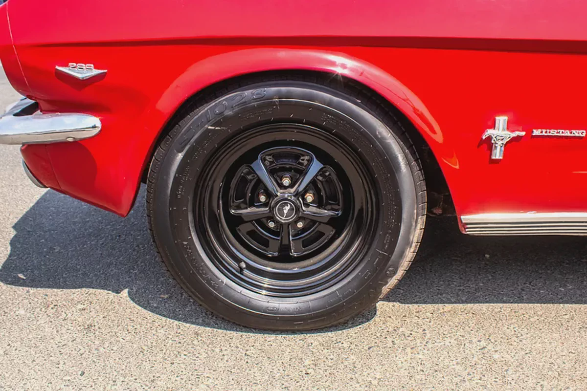 CLASSIC - 1965 - Ford Mustang (289) - JAPAN IMPORT -LOW MILEAGE-8-8