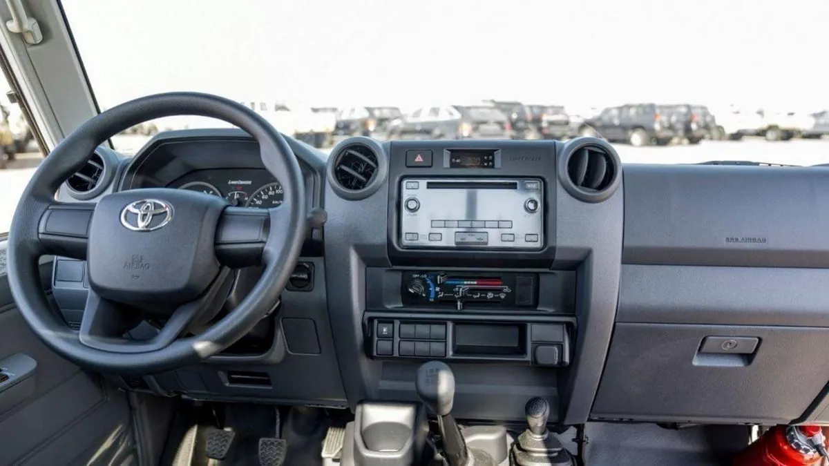 Toyota Land Cruiser Pick Up Toyota Land Cruiser Pick-up LC 79 SC 4.2L Diesel  MT MY2025-11-0