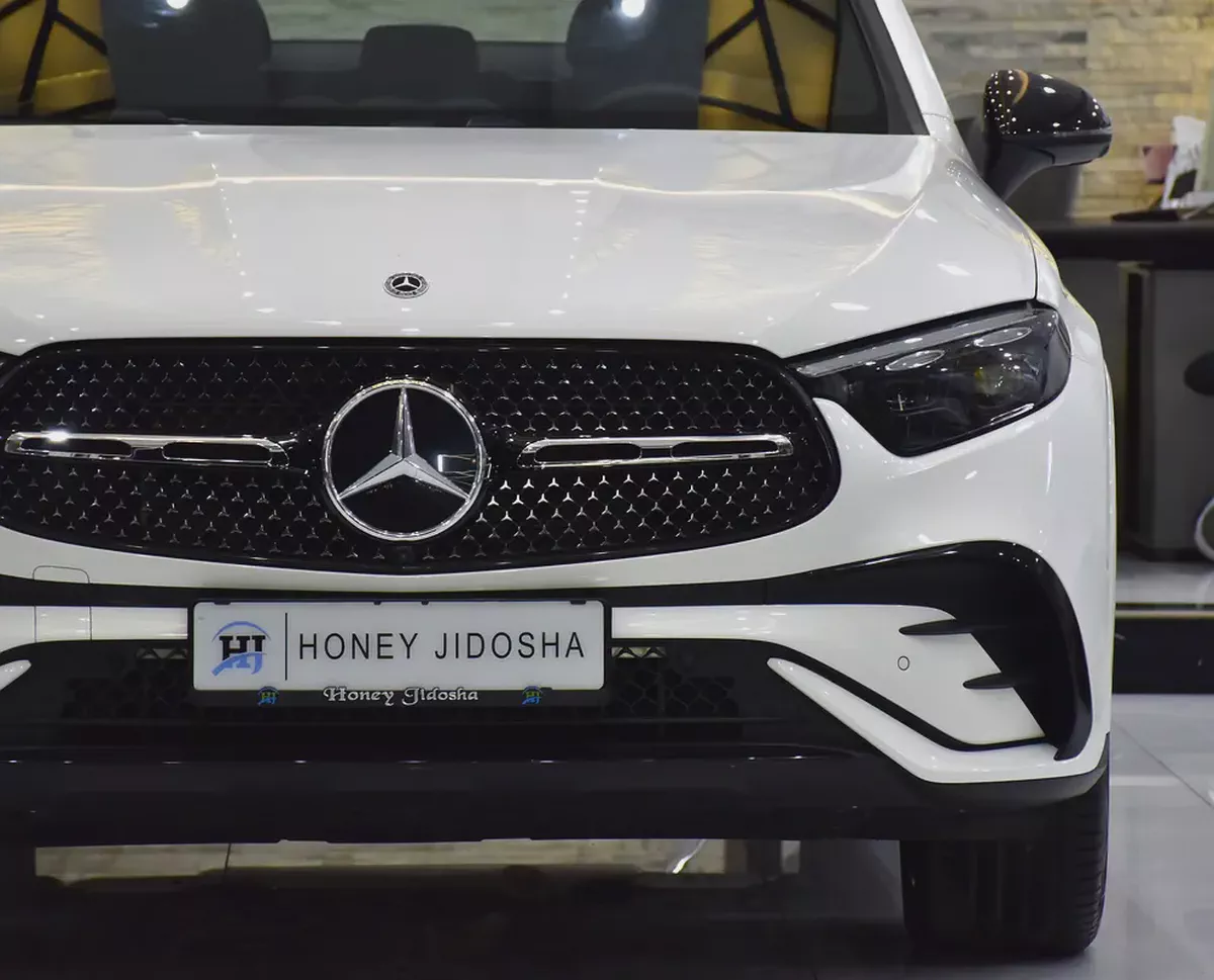 AED 4,462 EMi at 0% DP | Mercedes Benz GLC200 4Matic ( 2025 Model ) in White Color GCC Specs-3-3