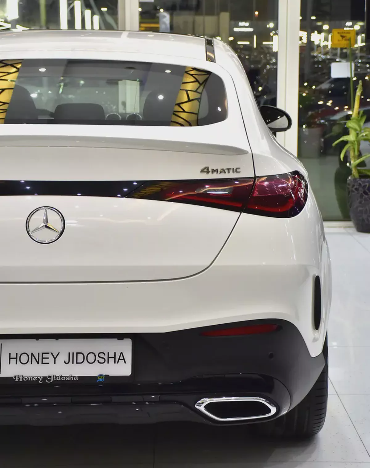 AED 4,462 EMi at 0% DP | Mercedes Benz GLC200 4Matic ( 2025 Model ) in White Color GCC Specs-8-8