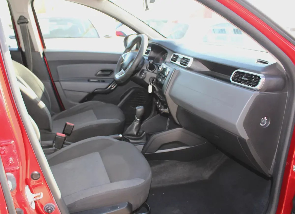 Renault Duster SE 2023 | GCC Specs | Low Mileage | Warranty-9-9