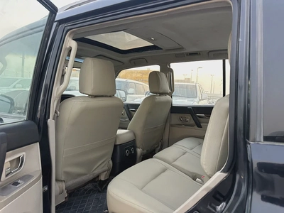 Mitsubshi pajero 2008 fullopshin balck color GcC calen car-3