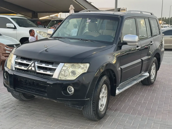 Mitsubshi pajero 2008 fullopshin balck color GcC calen car