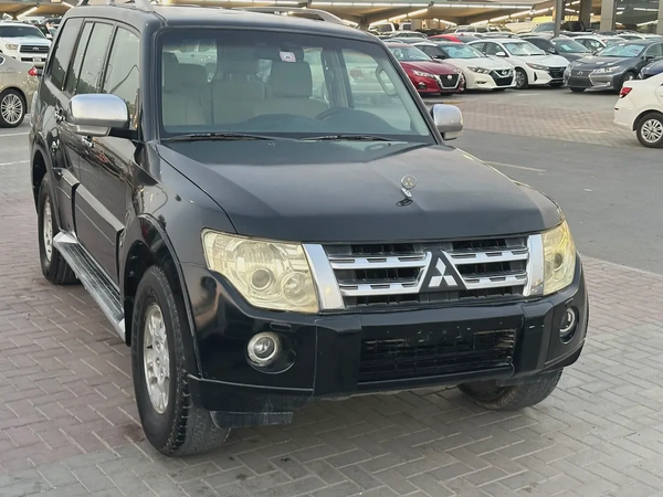 Mitsubshi pajero 2008 fullopshin balck color GcC calen car