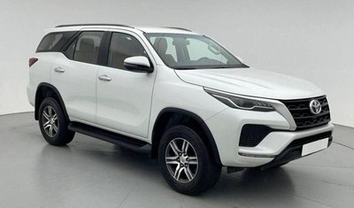 Toyota Fortuner 2.4L Diesel AT 4X4 2025-0