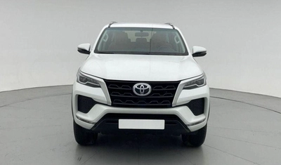 Toyota Fortuner 2.4L Diesel AT 4X4 2025-2