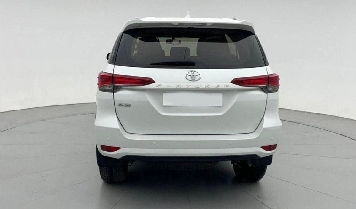 Toyota Fortuner 2.4L Diesel AT 4X4 2025-4-4