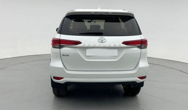 Toyota Fortuner 2.4L Diesel AT 4X4 2025