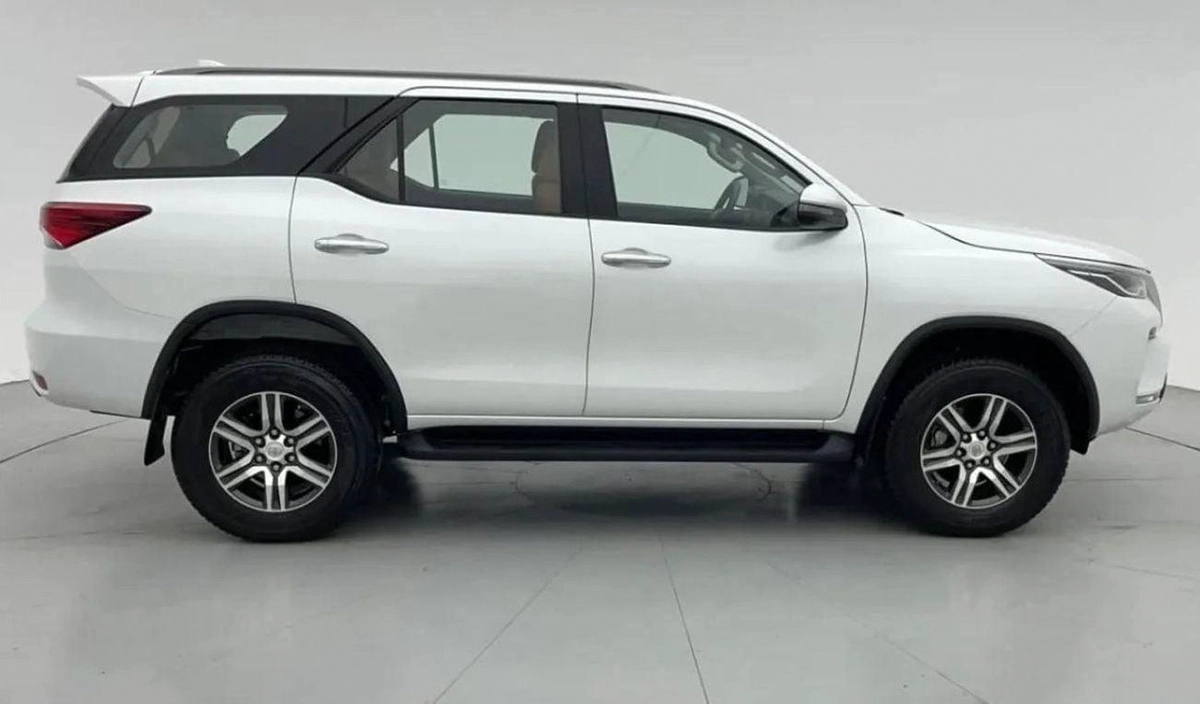 Toyota Fortuner 2.4L Diesel AT 4X4 2025-5-5